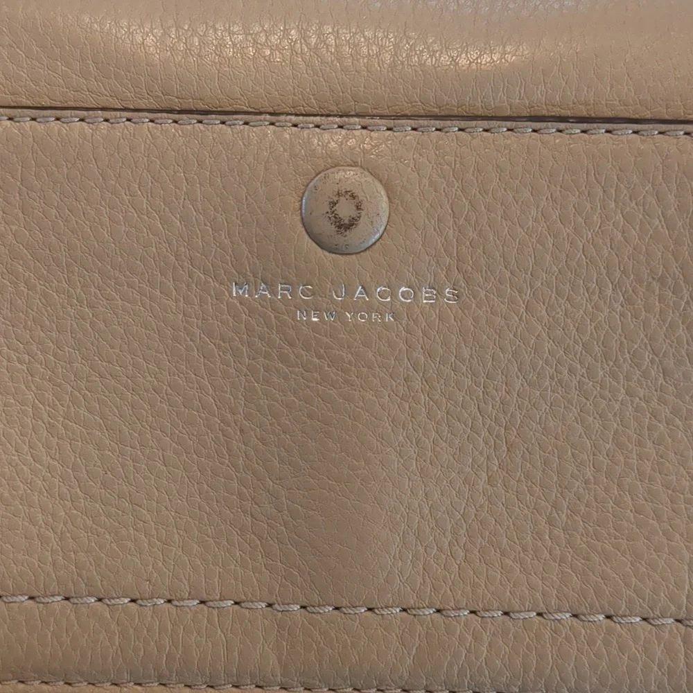 Marc Jacobs Tan Leather Crossbody Bag - Picture 7 of 10